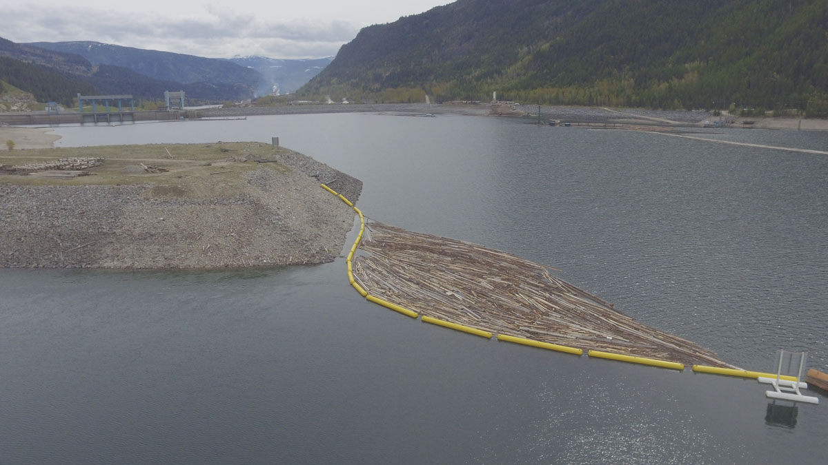 Debris Booms In Arrow Lake Geniglace
